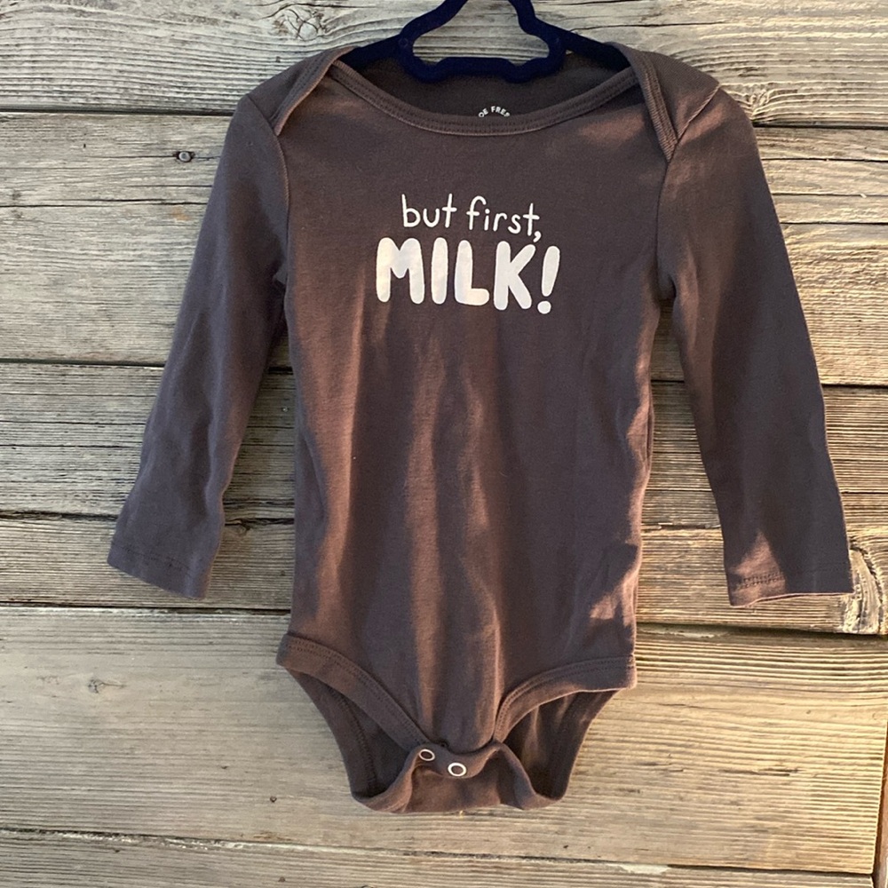 Joe Fresh Onesie size 6-9 months